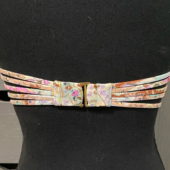 VS Bikini - Picture 8 of 16